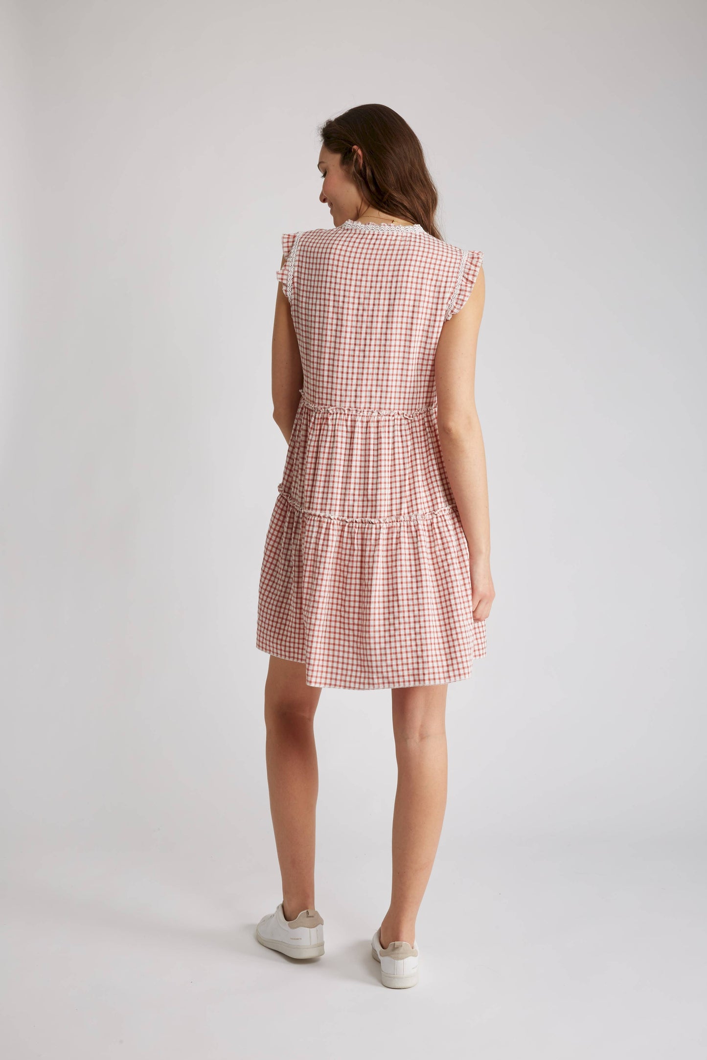 OLIVE - Short, sleeveless dress with gingham print