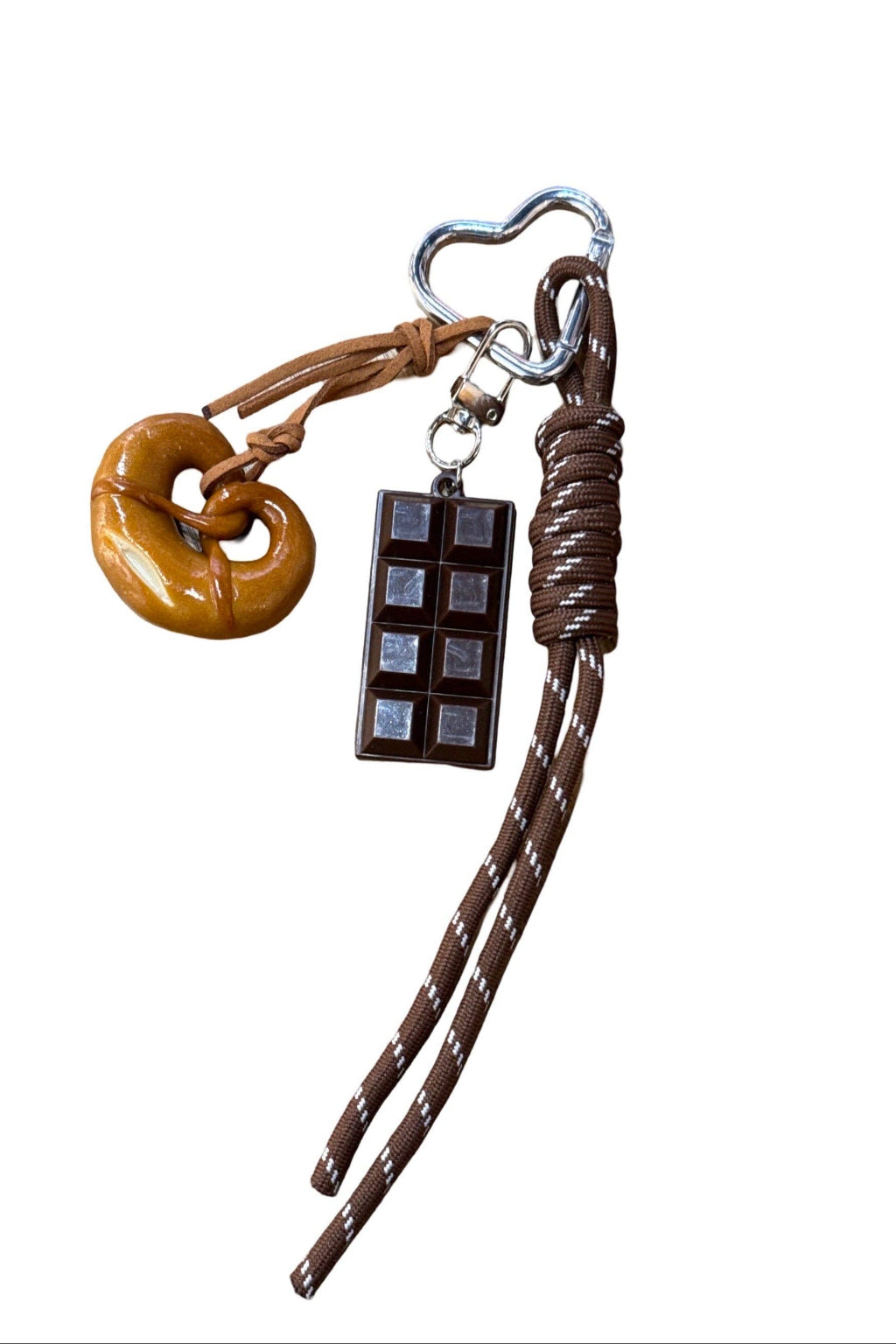 BAG CHARM pretzel