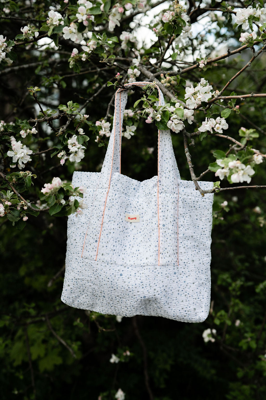 Tote All- Total FLOWERS