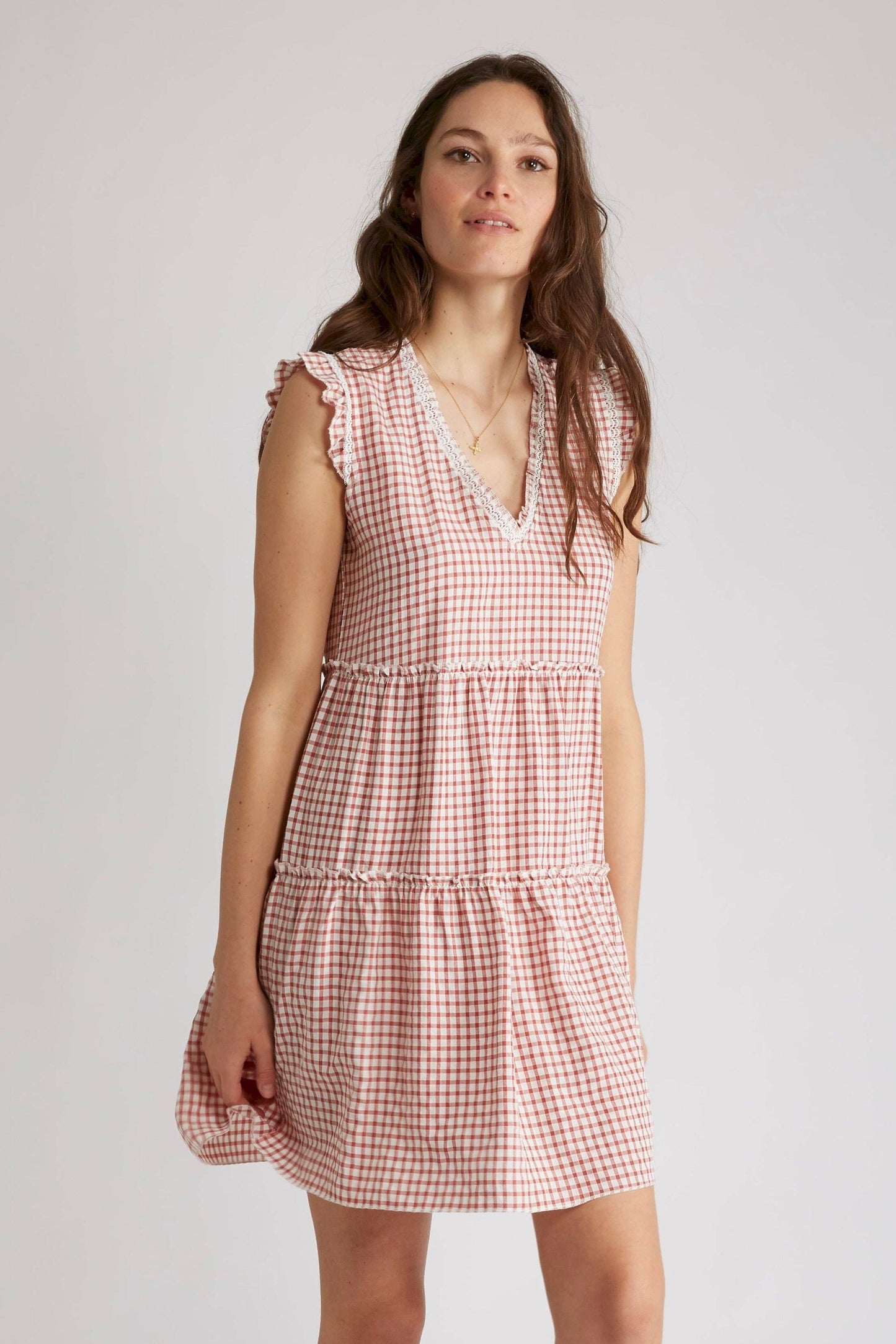 OLIVE - Short, sleeveless dress with gingham print