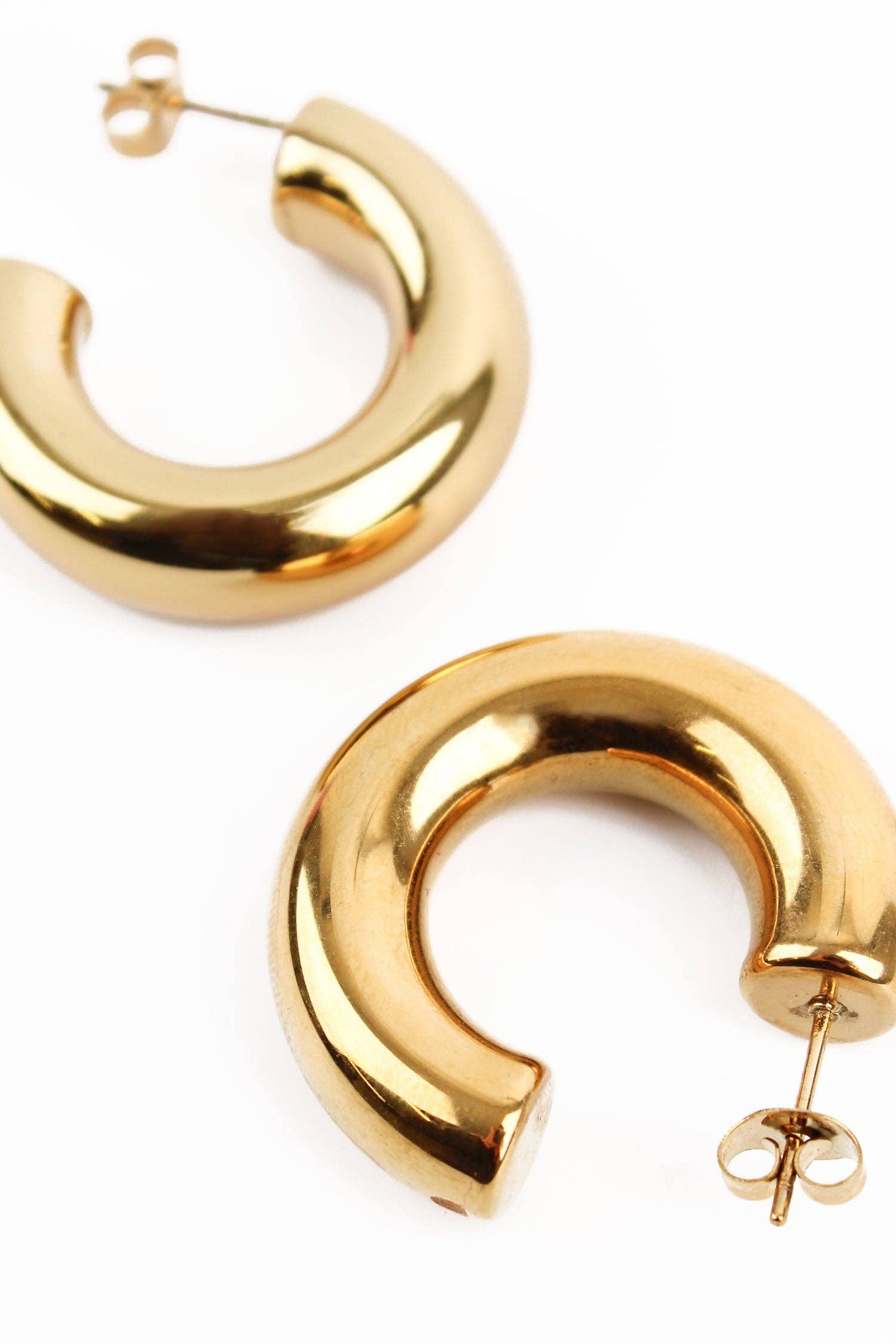 GOLD CHUNKY HOOP