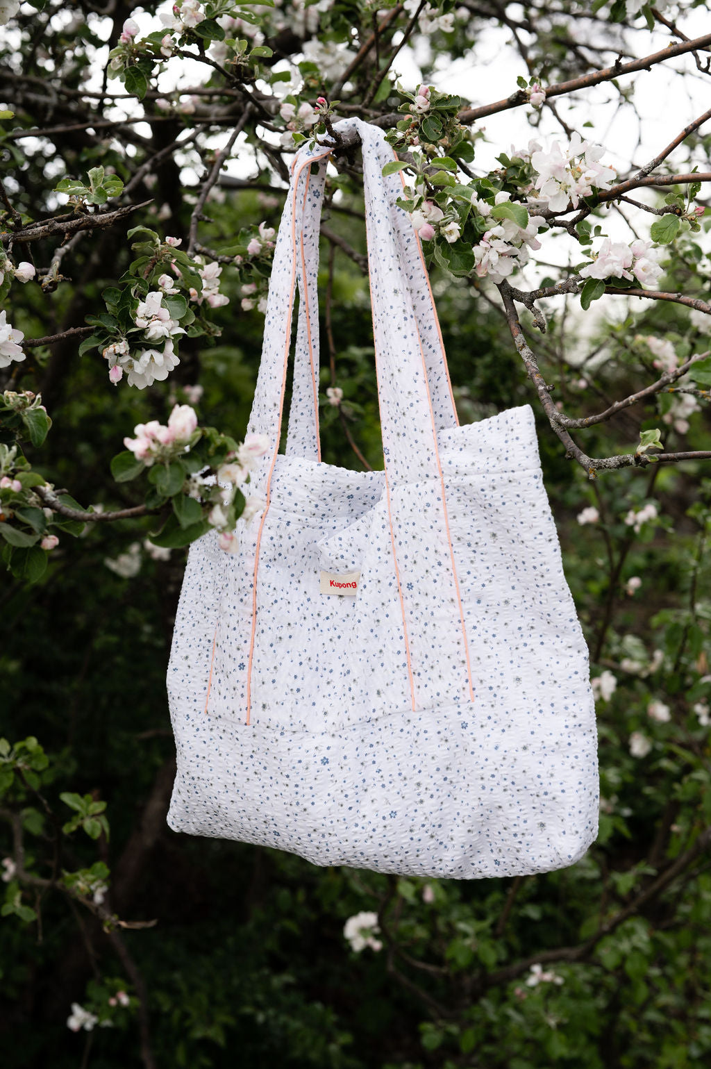 Tote All- Total FLOWERS