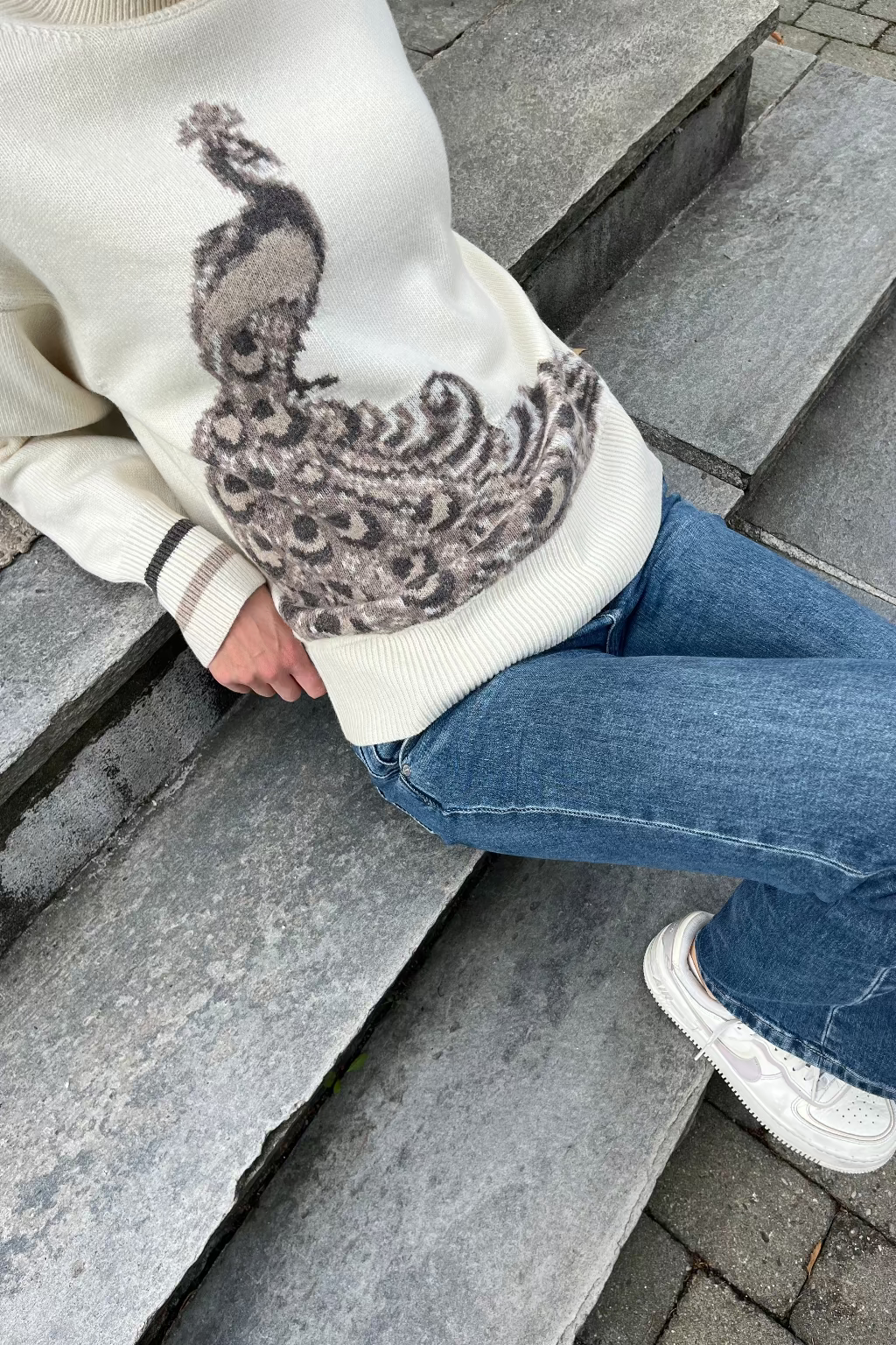 Peacock sweater OATMEAL
