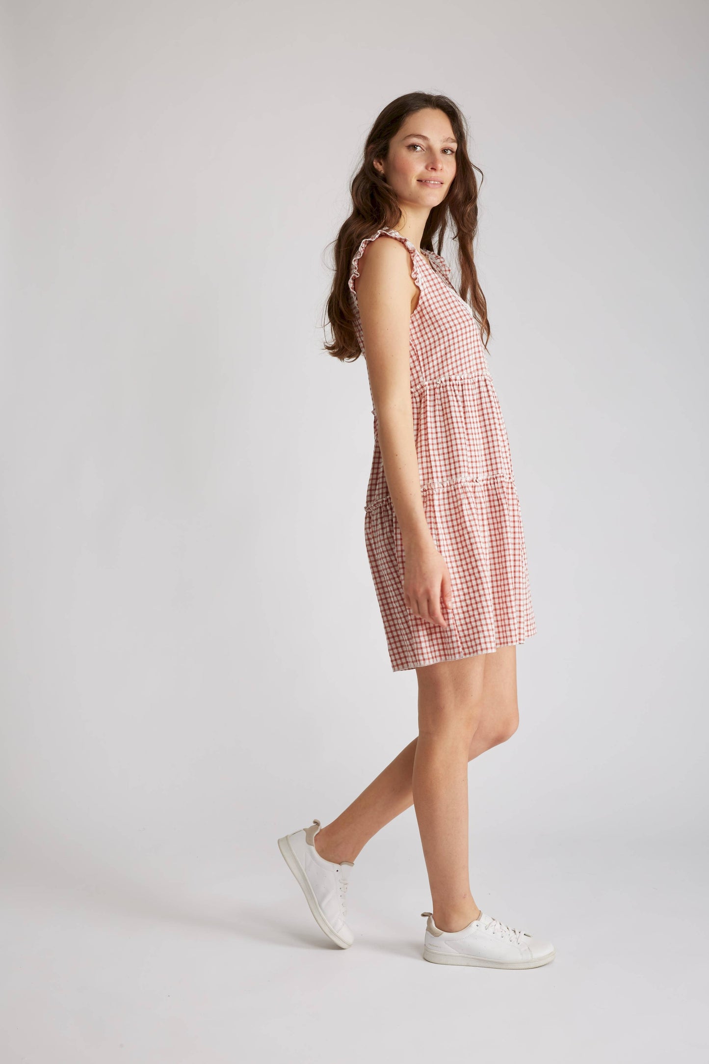 OLIVE - Short, sleeveless dress with gingham print